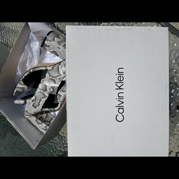 Calvin Klein Shoes - Picture 14 of 16